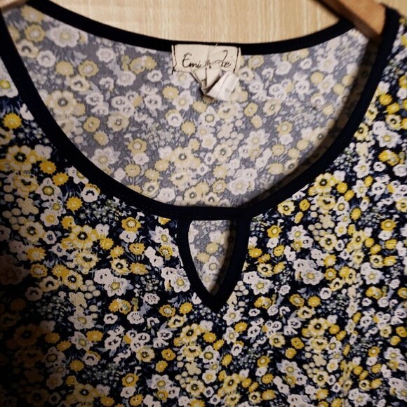 Emi & Joe Womens Navy Blue Floral Textured Top With Sheer Hem Medium - Picture 3 of 7